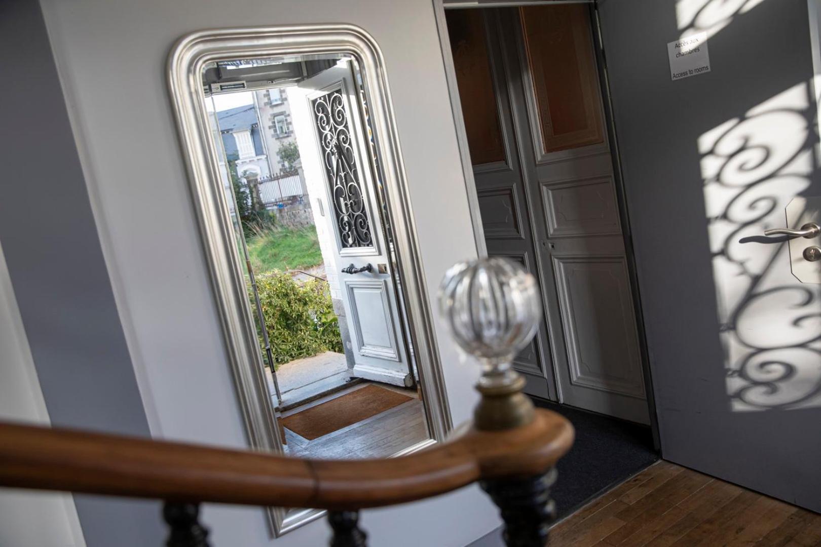 Au Bout Du Quai Hotel Granville Bagian luar foto