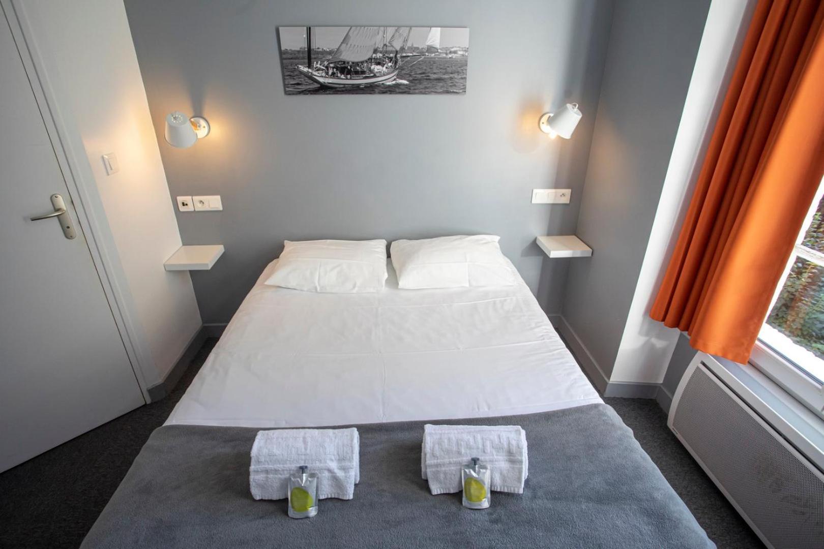 Au Bout Du Quai Hotel Granville Bagian luar foto